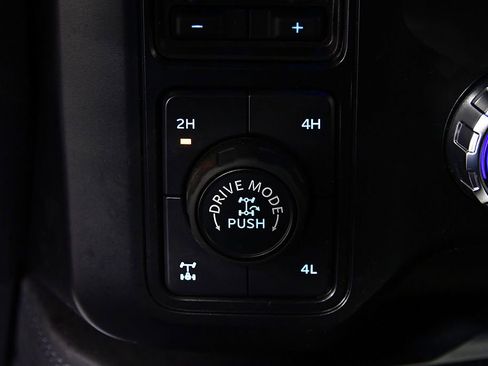 Used 2025 Ford F350 Platinum w/ Tremor Off-Road Package AWD/4WD image 28
