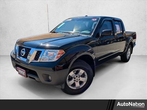 Used 2013 Nissan Frontier SV image 1