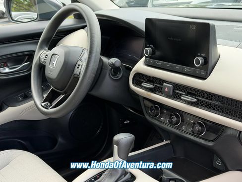 Certified 2025 Honda HR-V LX image 10