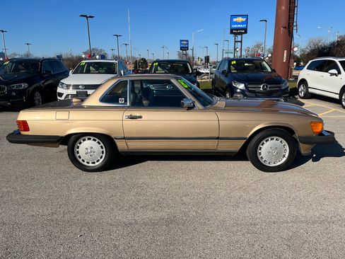 Used 1987 Mercedes-Benz 560 SL image 6