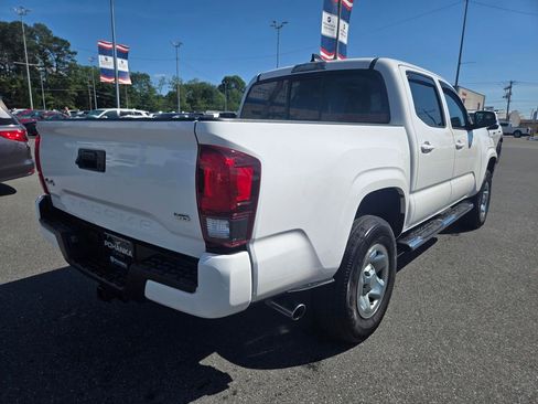 Used 2022 Toyota Tacoma SR AWD/4WD image 5