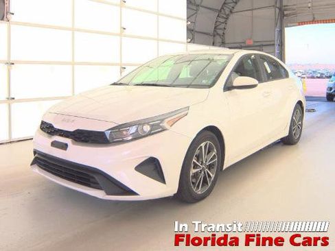 Used 2023 Kia Forte LXS FWD image 2