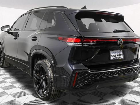 Used 2025 Volkswagen Tiguan SE R-Line AWD/4WD image 17