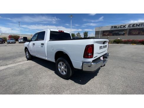 Used 2025 RAM 2500 Big Horn w/ Bed Convenience Group RWD image 6