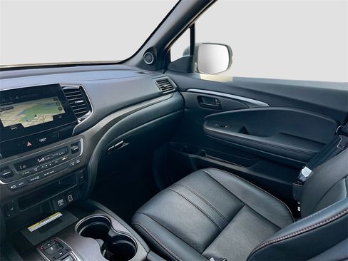 Used 2023 Honda Passport TrailSport image 24