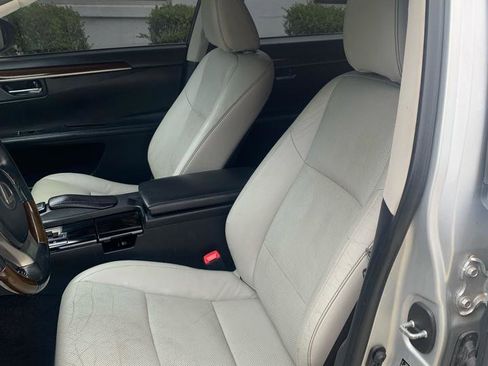 Used 2014 Lexus ES 350 w/ Luxury Package FWD image 7