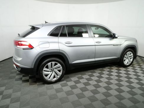 Used 2021 Volkswagen Atlas Cross Sport SE FWD image 2