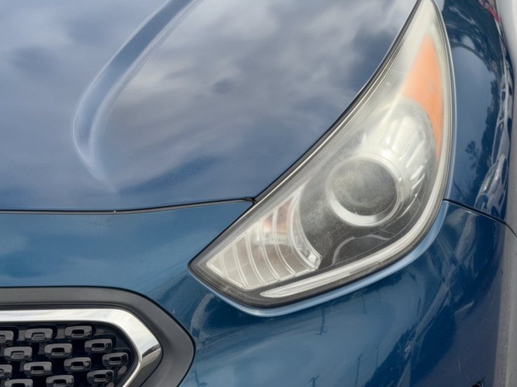 Used 2018 Kia Niro EX FWD image 12