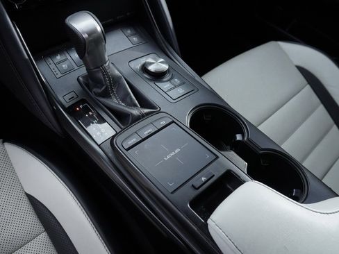 Used 2021 Lexus IS 350 F Sport image 19