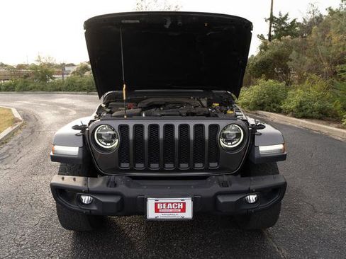 Used 2019 Jeep Wrangler Unlimited Sahara w/ Quick Order Package 24M Moab image 9