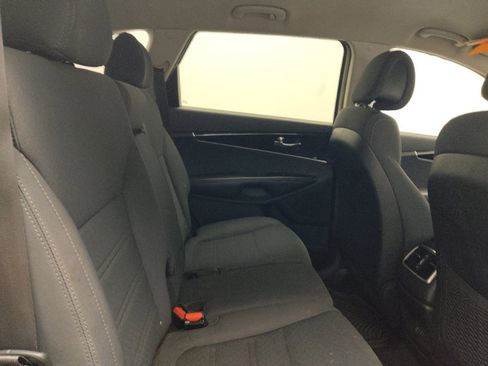 Used 2016 Kia Sorento L FWD image 19