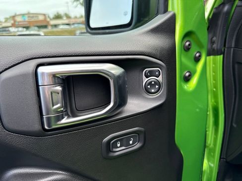 New 2025 Jeep Gladiator Willys image 11