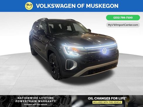 New 2026 Volkswagen Atlas Peak Edition AWD/4WD image 1