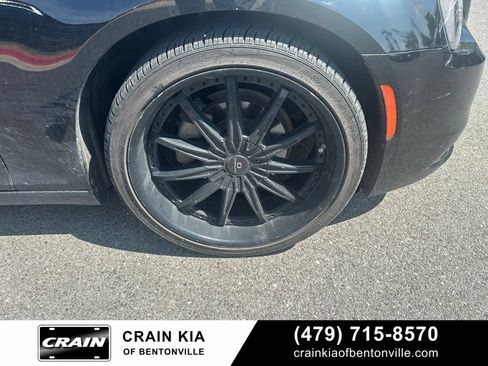 Used 2022 Chrysler 300 Touring w/ Sport Appearance Package RWD image 9