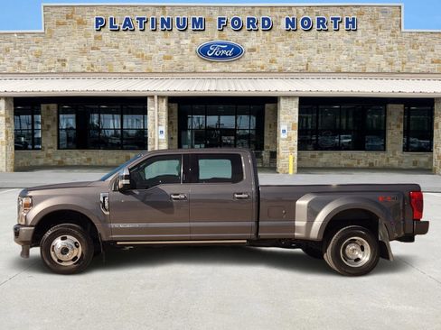 Used 2021 Ford F350 Platinum image 3