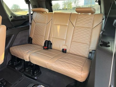 Certified 2023 Cadillac Escalade Sport w/ Touring Package image 31