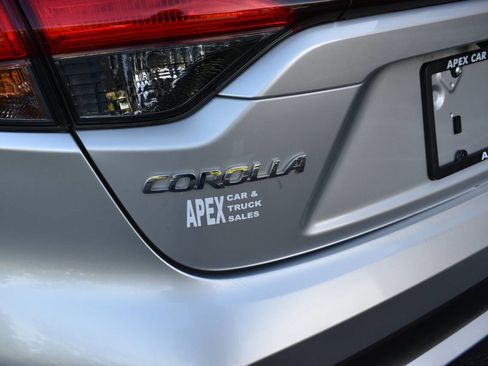 Used 2021 Toyota Corolla XLE FWD image 32