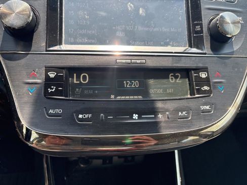 Used 2016 Toyota Avalon Limited w/ Toyota Safety Sense Package FWD image 14