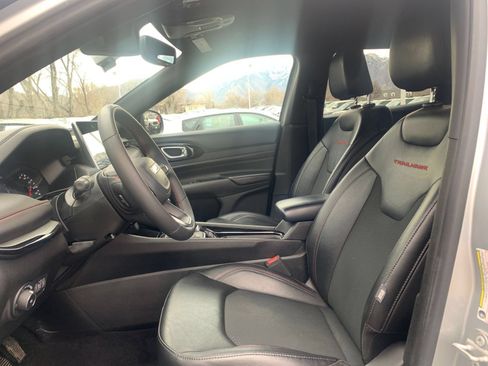Used 2025 Jeep Compass Trailhawk AWD/4WD image 25