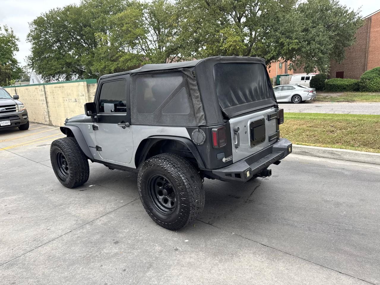 Used 2015 Jeep Wrangler Sport AWD/4WD image 9