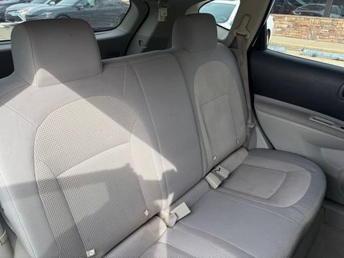 Used 2013 Nissan Rogue SV w/ Premium Pkg FWD image 30