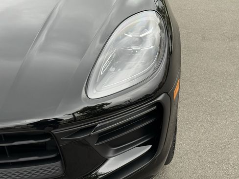 Used 2025 Porsche Macan image 11