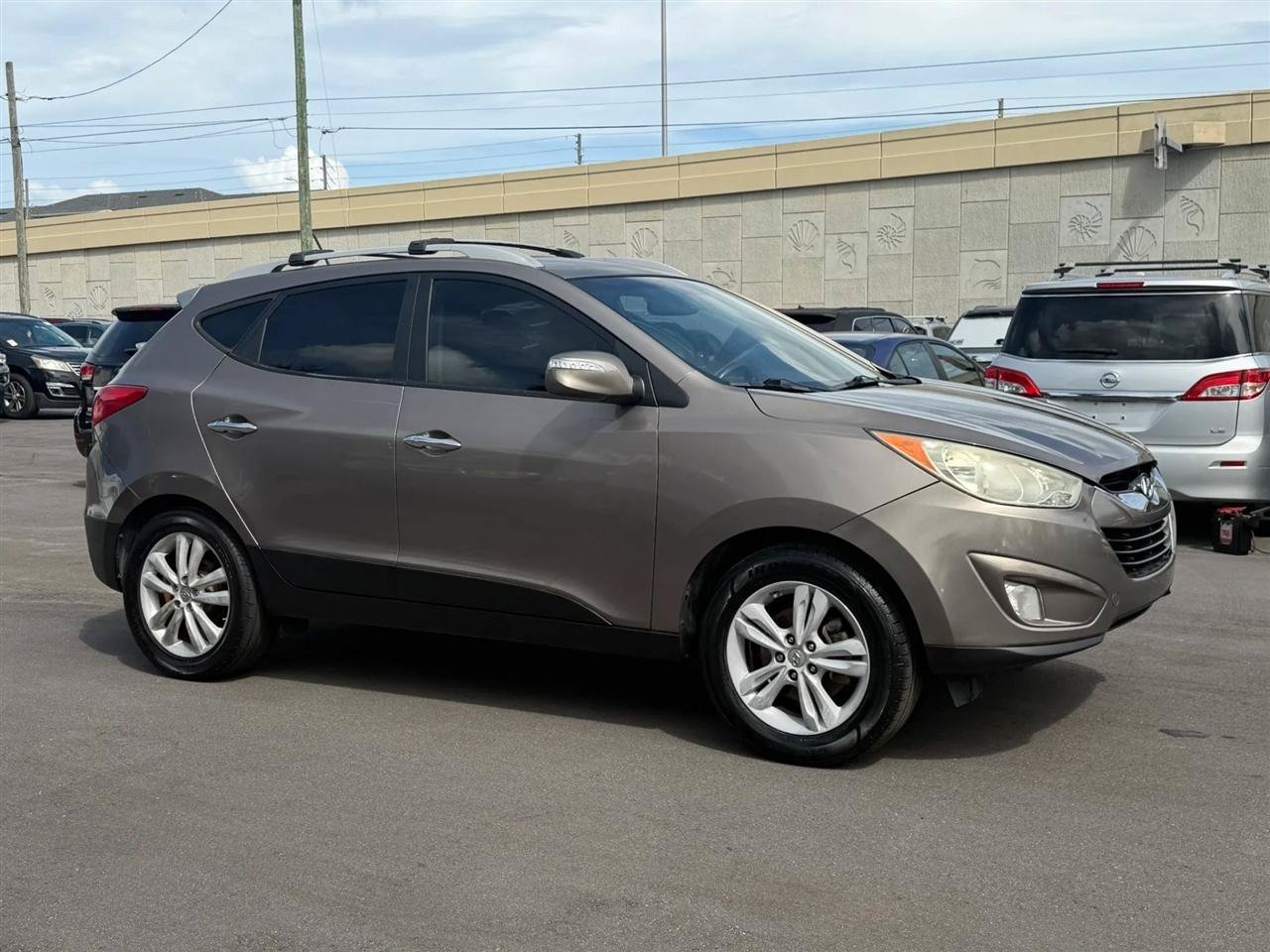 Used 2013 Hyundai Tucson Limited FWD image 6