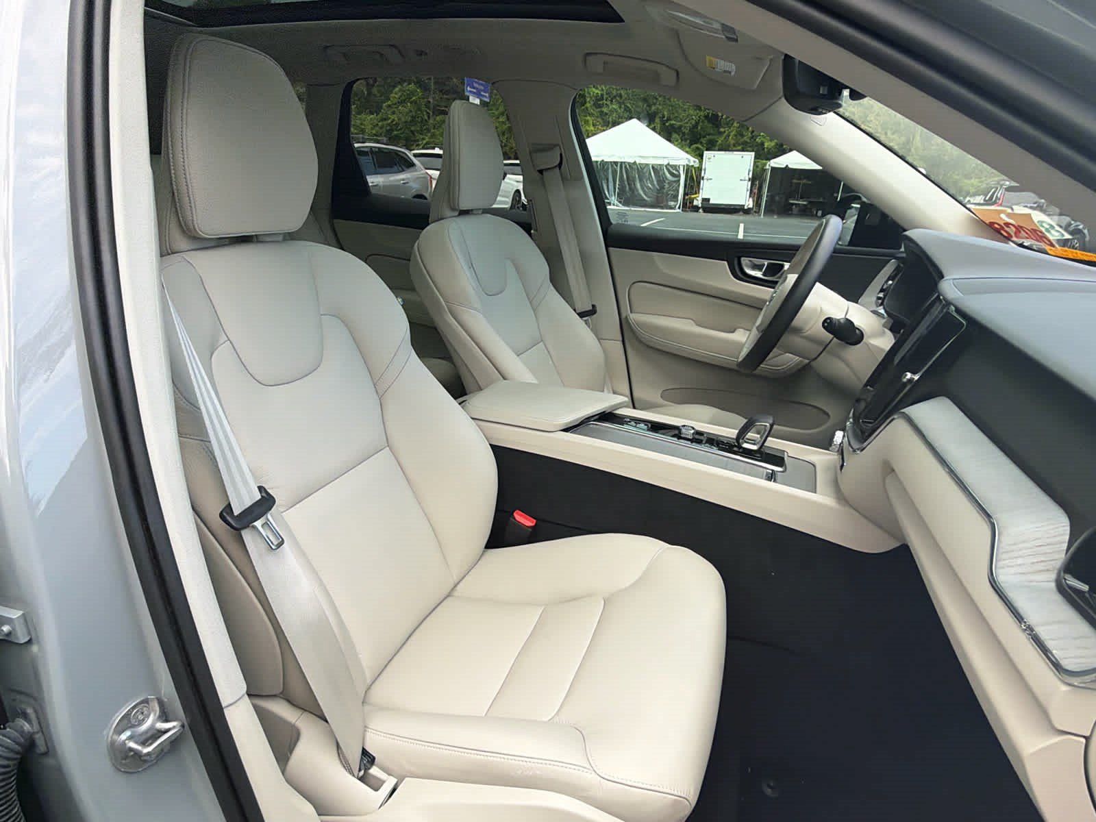 Used 2024 Volvo XC60 T8 Plus w/ Protection Package Premier AWD/4WD image 19