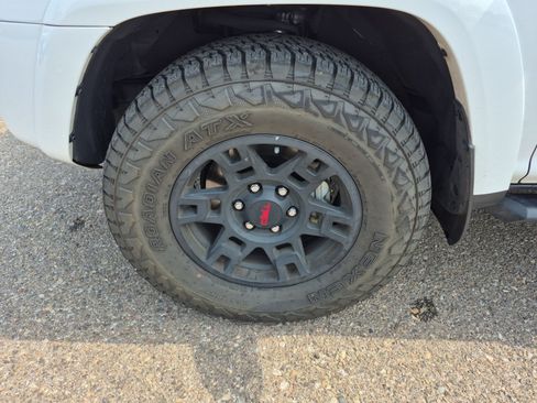 Used 2023 Toyota 4Runner TRD Off-Road Premium AWD/4WD image 25