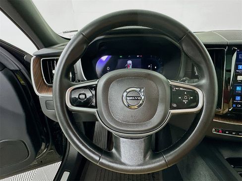 Used 2023 Volvo XC60 B5 Ultimate w/ Climate Package image 18