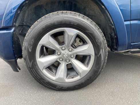 Used 2021 RAM 1500 Limited AWD/4WD image 2