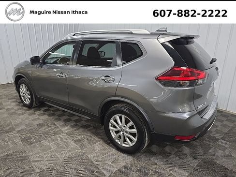 Used 2018 Nissan Rogue SV w/ Sun & Sound Touring Package AWD/4WD image 10