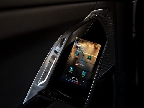 Used 2025 BMW 760i xDrive w/ Executive Package image 34