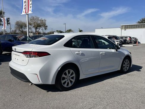 Used 2025 Toyota Corolla LE FWD image 3
