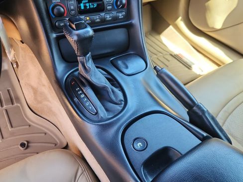 Used 1998 Chevrolet Corvette Convertible w/ Memory Pkg RWD image 18
