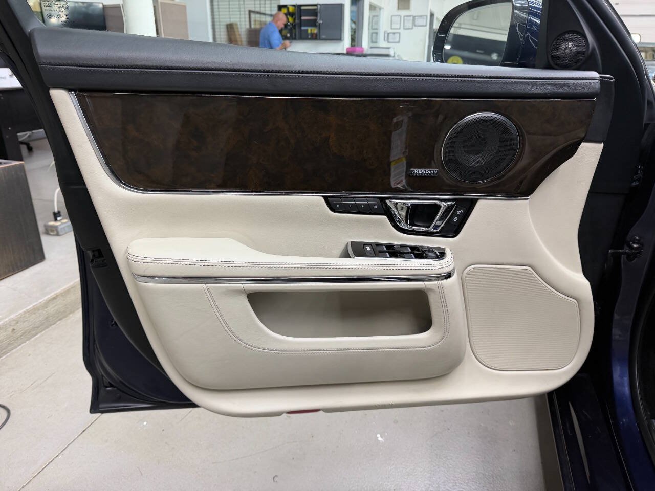 Used 2019 Jaguar XJ L Portfolio AWD/4WD image 10