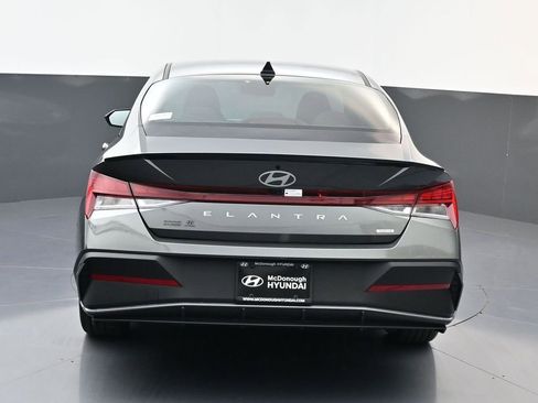 Certified 2025 Hyundai Elantra SEL FWD image 5