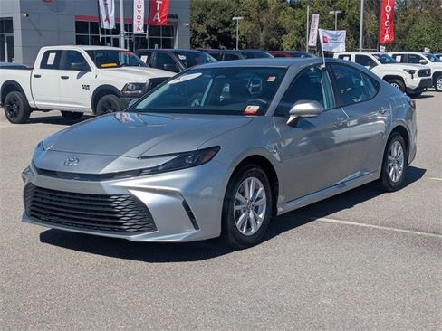 Certified 2025 Toyota Camry LE image 7