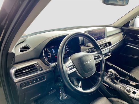 Used 2022 Kia Telluride SX w/ Towing Package image 9