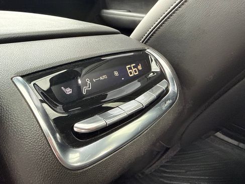 Used 2023 Cadillac XT6 Premium Luxury FWD image 20