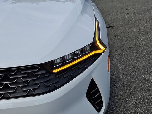 Used 2022 Kia K5 EX FWD image 11