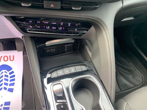 Used 2023 Buick Envision Essence image 18