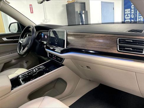 Used 2024 Volkswagen Atlas SEL Premium R-Line AWD/4WD image 14