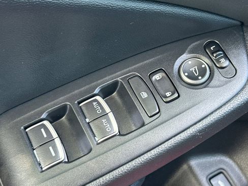 Used 2018 Honda Accord Sport image 12