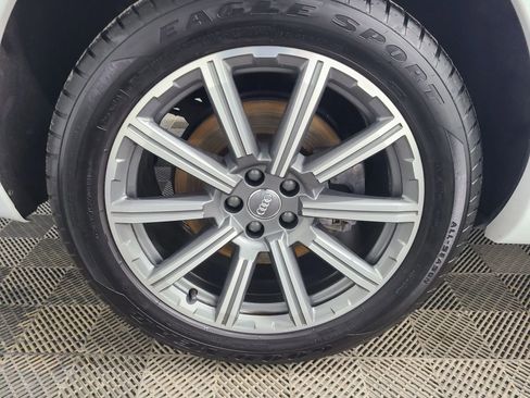 Used 2018 Audi Q7 3.0T Premium Plus w/ Premium Plus Package image 16