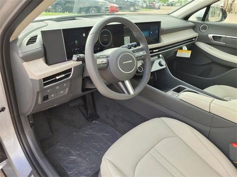 New 2025 Hyundai Sonata Limited image 4