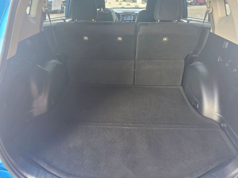 Used 2016 Toyota RAV4 LE FWD image 6