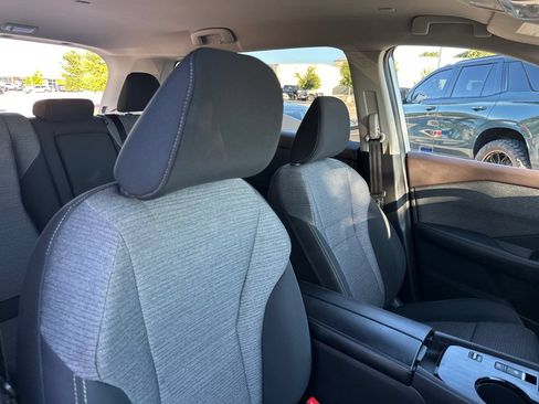 Used 2023 Nissan Rogue SV FWD image 35