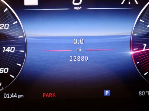 Used 2023 Mercedes-Benz GLC 300 4MATIC image 36