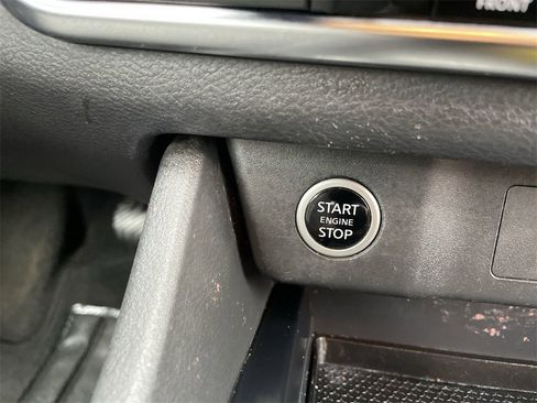 Used 2021 Nissan Rogue SV image 24